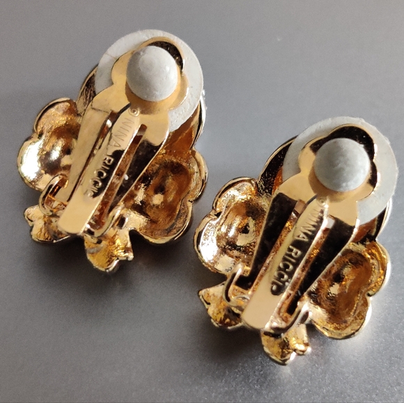 Vintage Nina Ricci Bow Tie Earrings - Picture 4 of 14